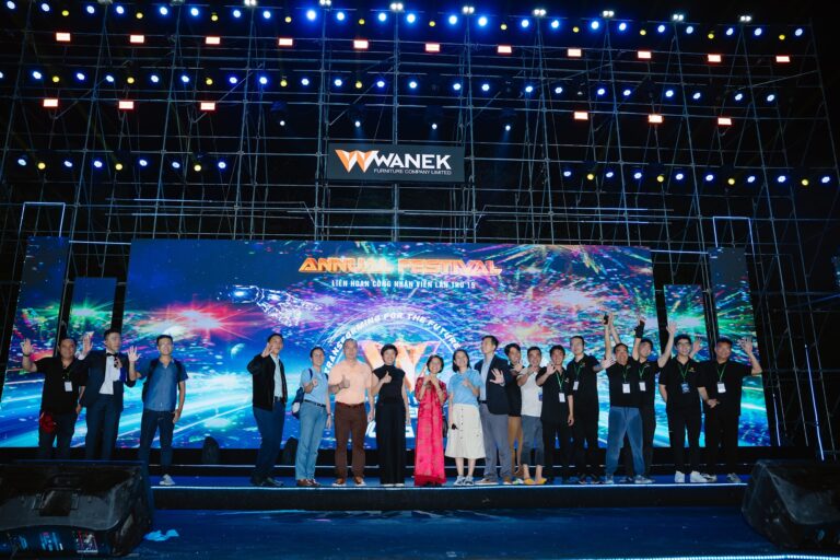 Toàn cảnh sân khấu sự kiện ngoài trời Wanek – Celef Media